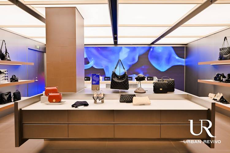 奢华绽放,高奢品店装修效果图分析与启示 奢华绽放,高奢品店装修效果图分析与启示 墙体维修